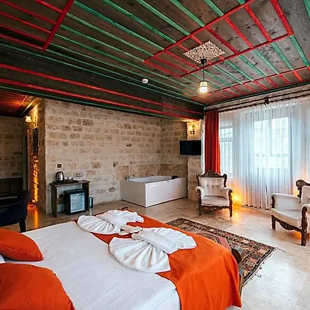 Cappatria Cave House 5*